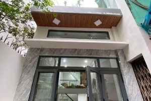 Bán Nhà Mới , Xóm Đất , DT: 30,m2, Giá 4 Tỷ 450