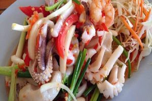 Gỏi mực chua cay